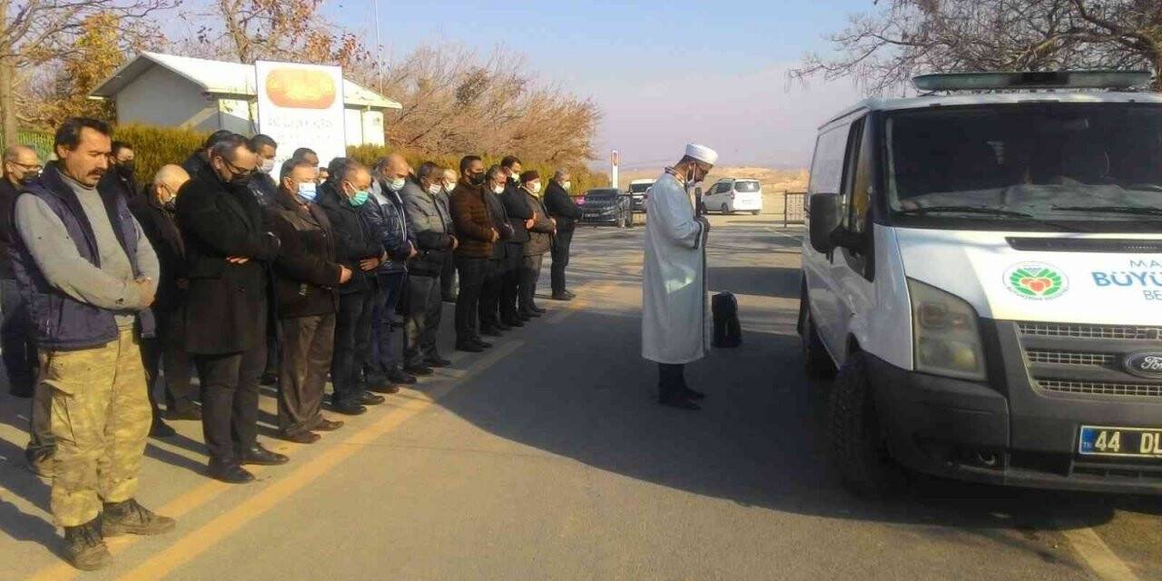 Gazeteci-Yazar Raşit Kısacık koronaya yenildi
