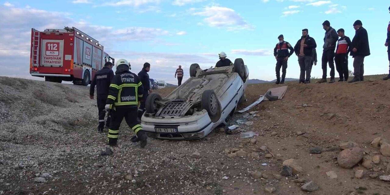 Virajı alamayan otomobil takla attı: 2 yaralı