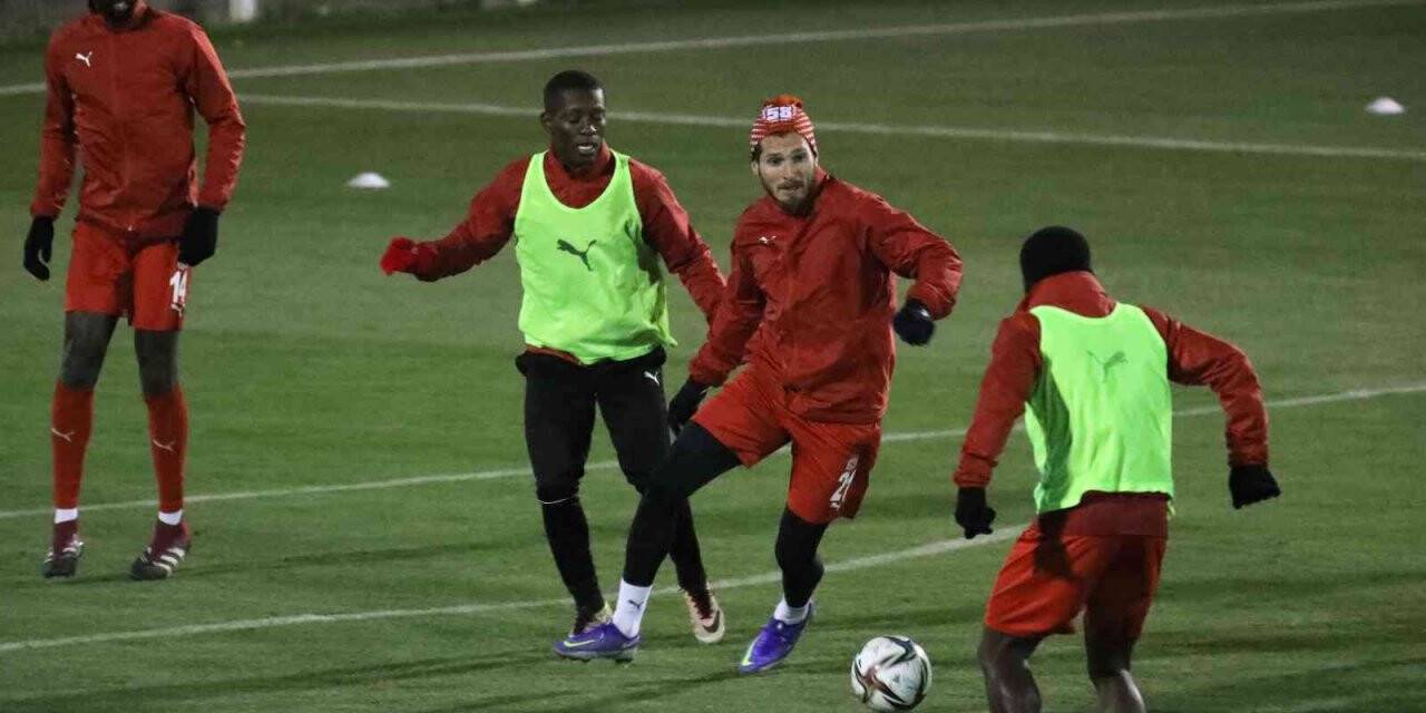 Sivasspor’da Galatasaray maçı hazırlıkları başladı
