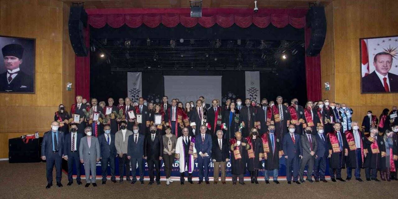 Atatürk Üniversitesi’nde YÖKAK kurumsal akreditasyon belgesi takdim töreni