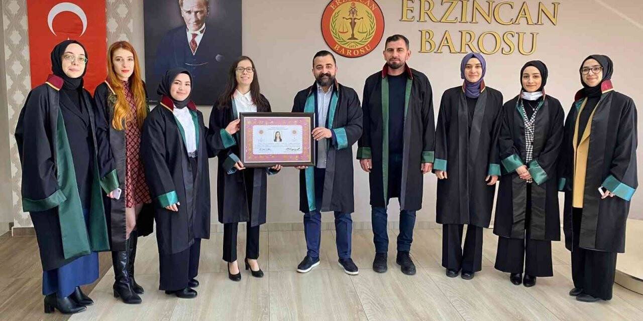 Stajyer avukatlar ruhsatnamelerini aldılar