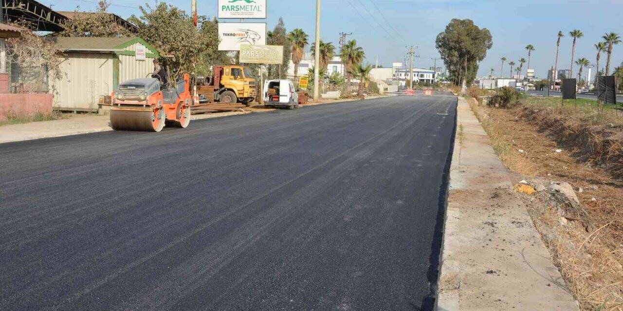 Tarsus’ta işletmelerin yer aldığı bölgenin yolları yenilendi