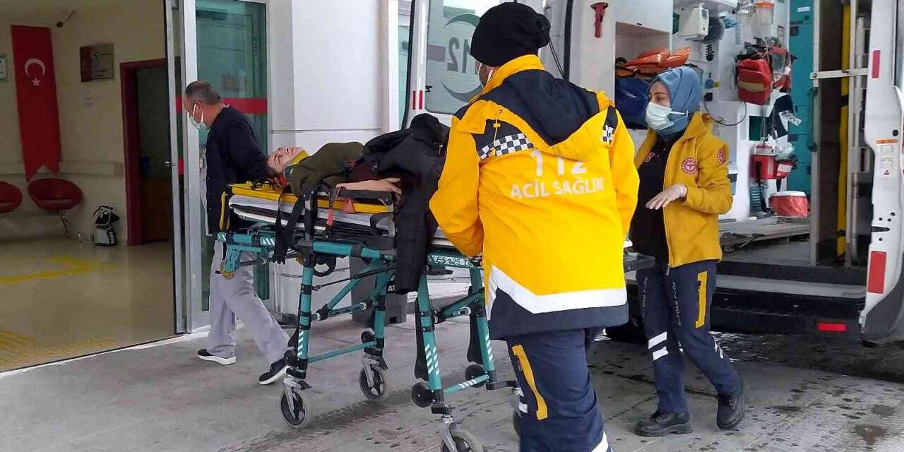 Trafik kazasında 5 öğretmen yaralandı