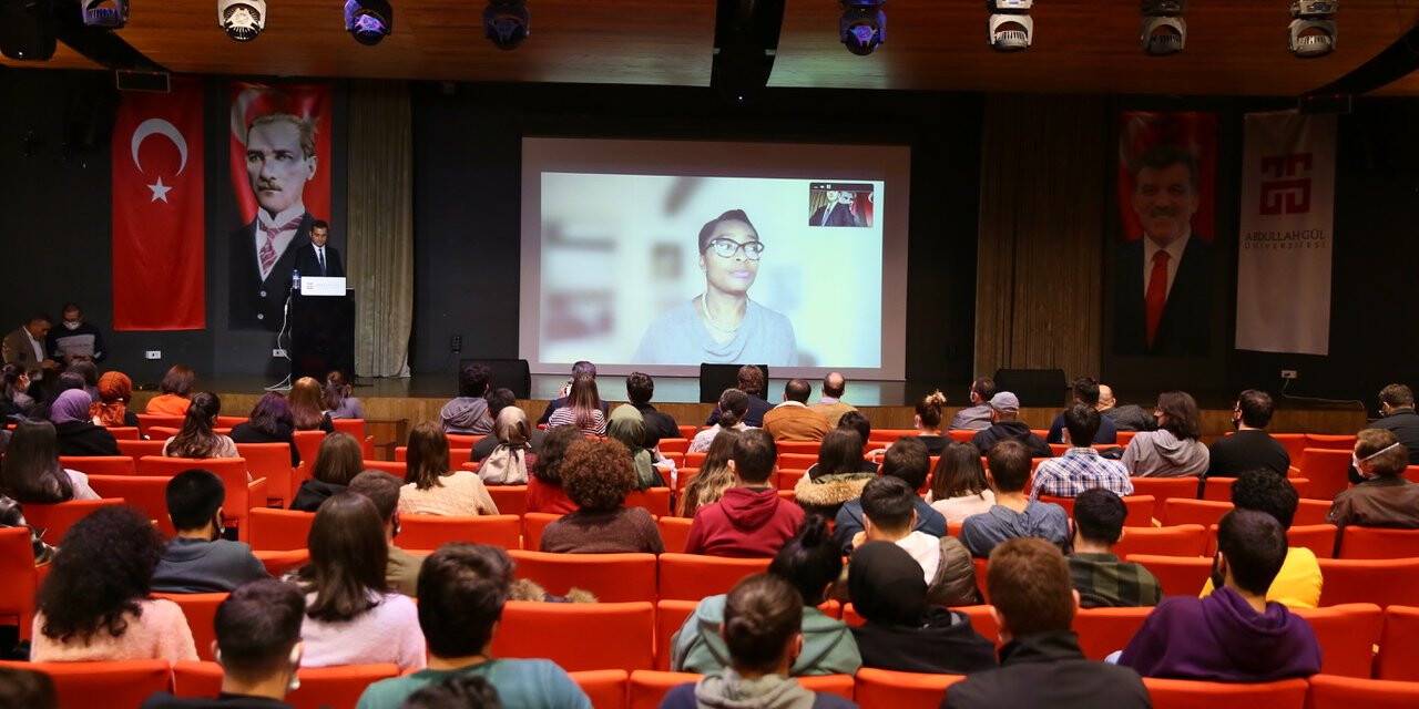 AGÜ’den Öğrencilerine İkinci Uluslararası Diploma Fırsatı