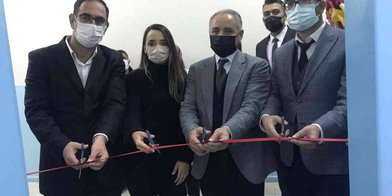 Elazığ’da yapımı tamamlanan kütüphanenin açılışı yapıldı