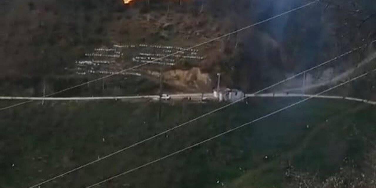 Bahçesinde ateş yakarken ormanlık alanda yangına neden oldu