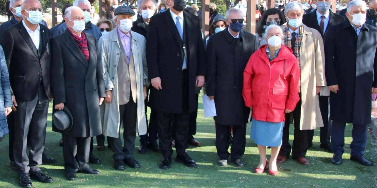 Şair ve yazar Ceyhun Atuf Kansu’nun adını taşıyan parka büstü yerleştirildi