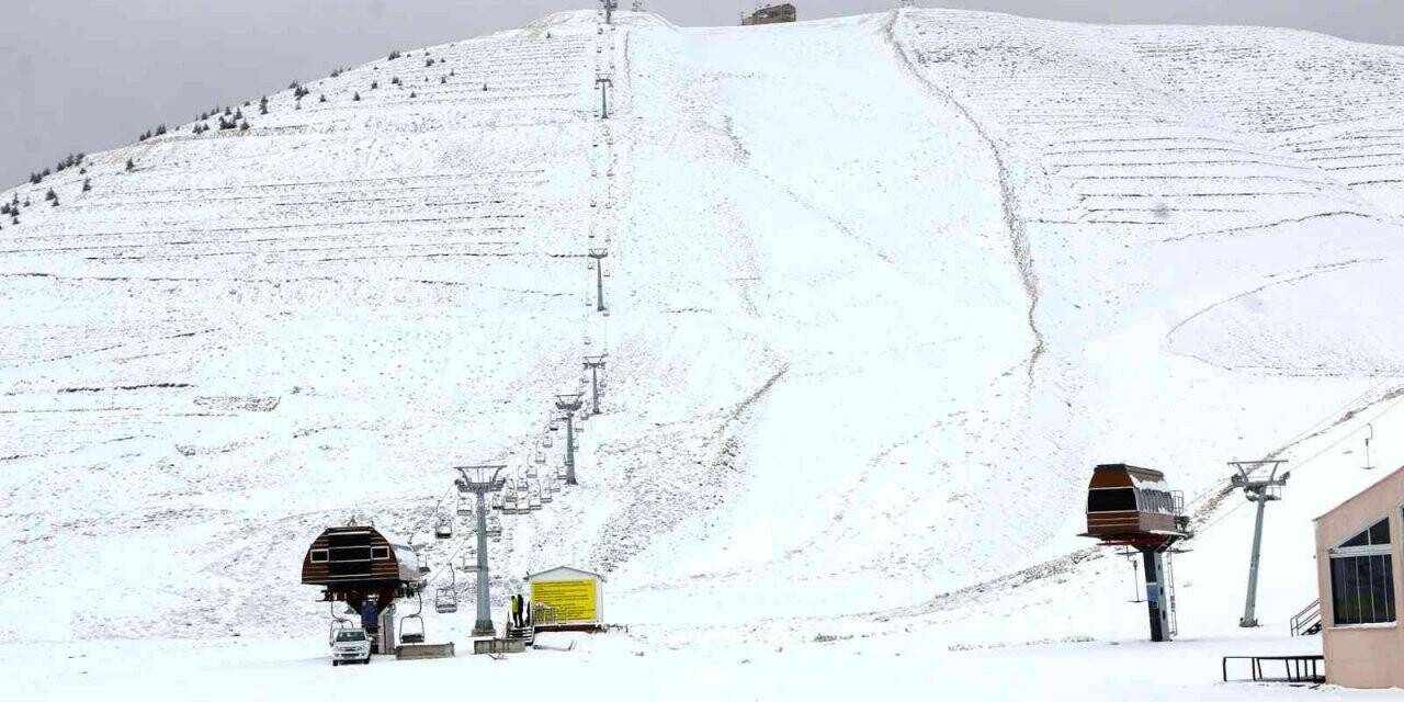 Yedikuyular beyaza büründü