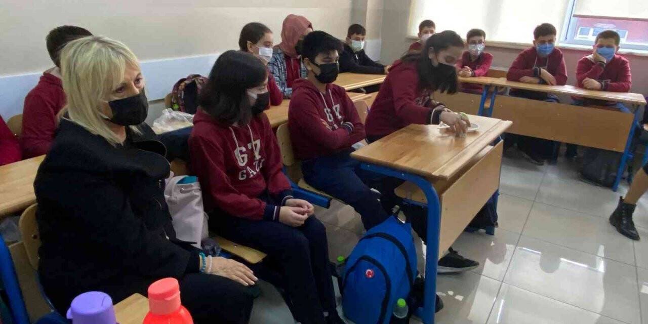 Aldoğan; "Alanında başarılı olmuş kişileri öğrencilerle buluşturmak istiyoruz"