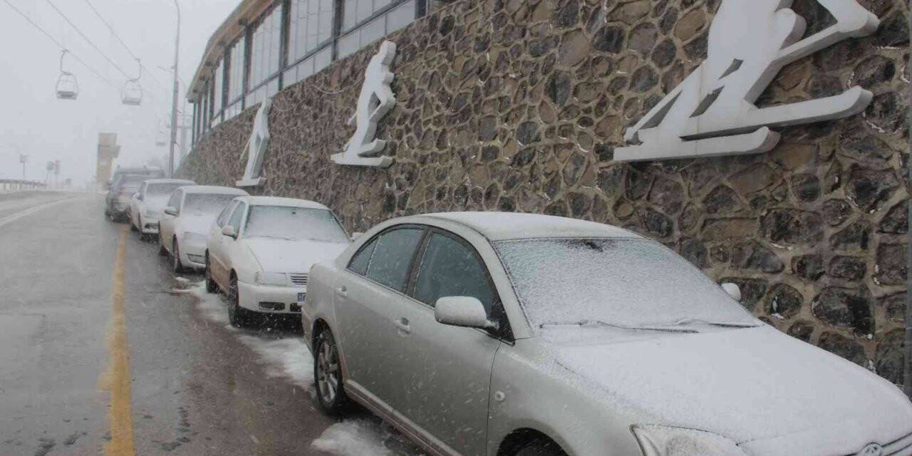 Meteoroloji uyarmıştı, beklenen kar yağışı Erzurum’da başladı
