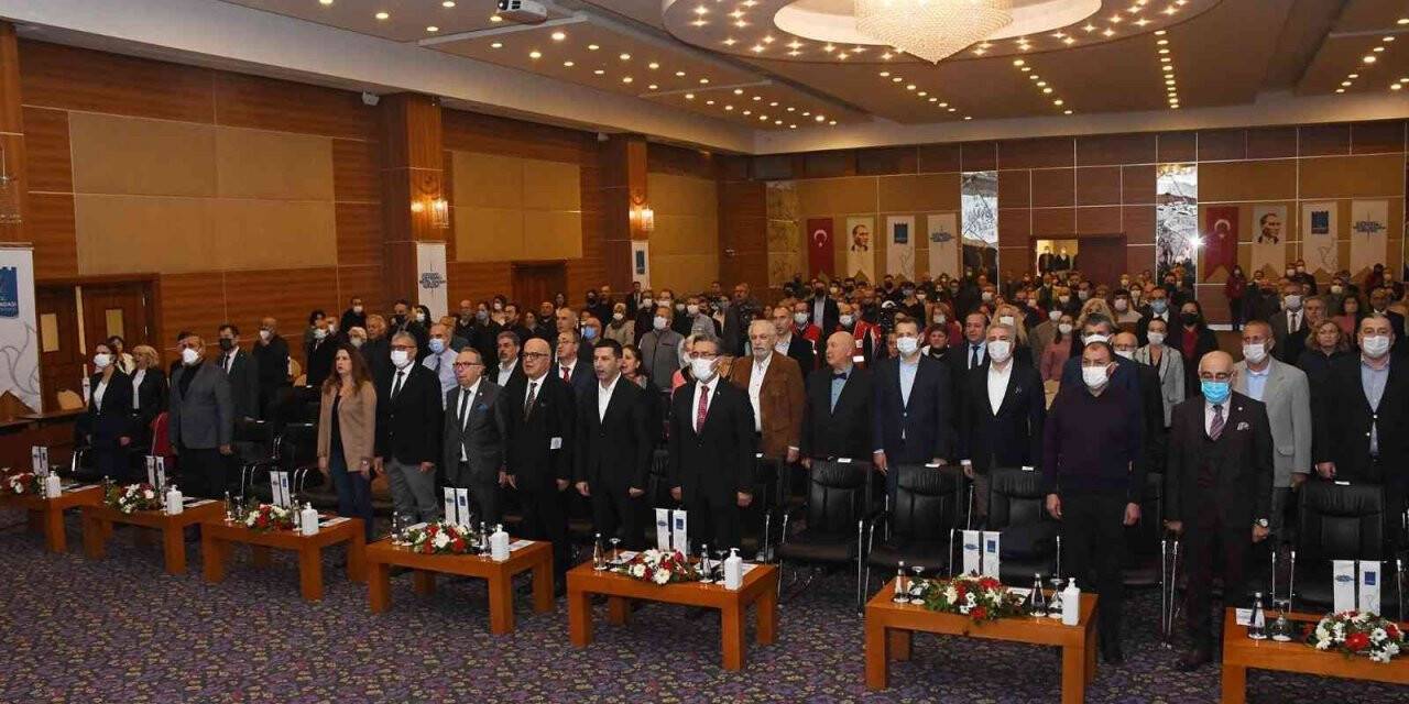Kuşadası’nda Deprem ile Kentsel Dönüşüm Kurultayı başladı