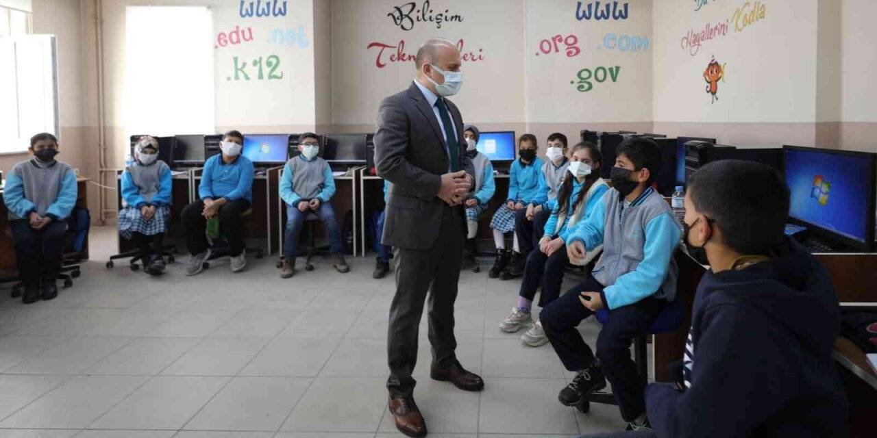 Vali Varol’dan okul ziyareti