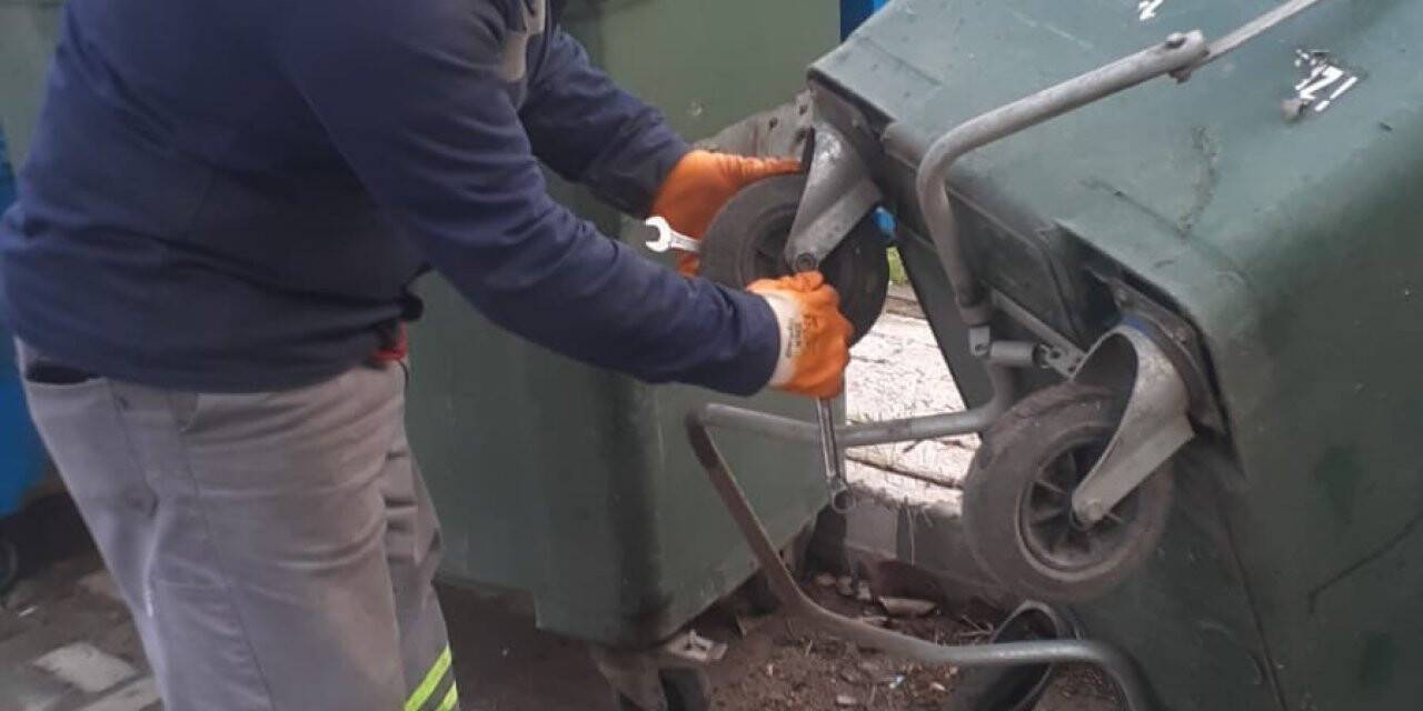 İzmit Belediyesi’nden konteyner mesaisi