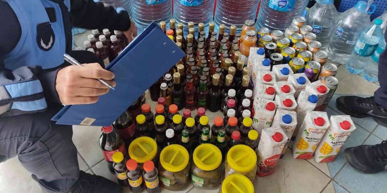 Cumayeri zabıta ekiplerinden market denetimi