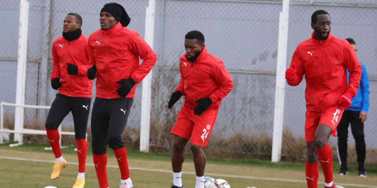 Sivasspor’da Galatasaray mesaisi sürüyor