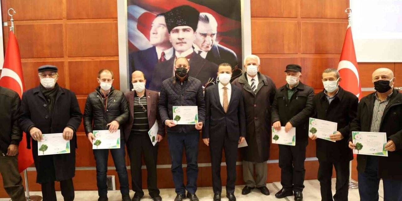 Gümüşhane’de muhtarlar sertifikalarını aldı