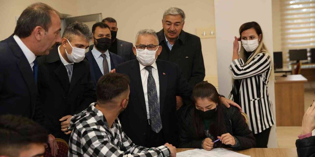 Başkan Büyükkılıç’tan Tomarza’da muhtarlarla istişare toplantısı