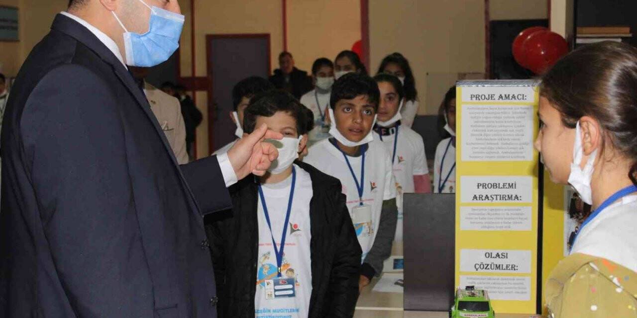 Dicle’de 4006 TÜBİTAK Bilim Fuarı açılışı gerçekleşti