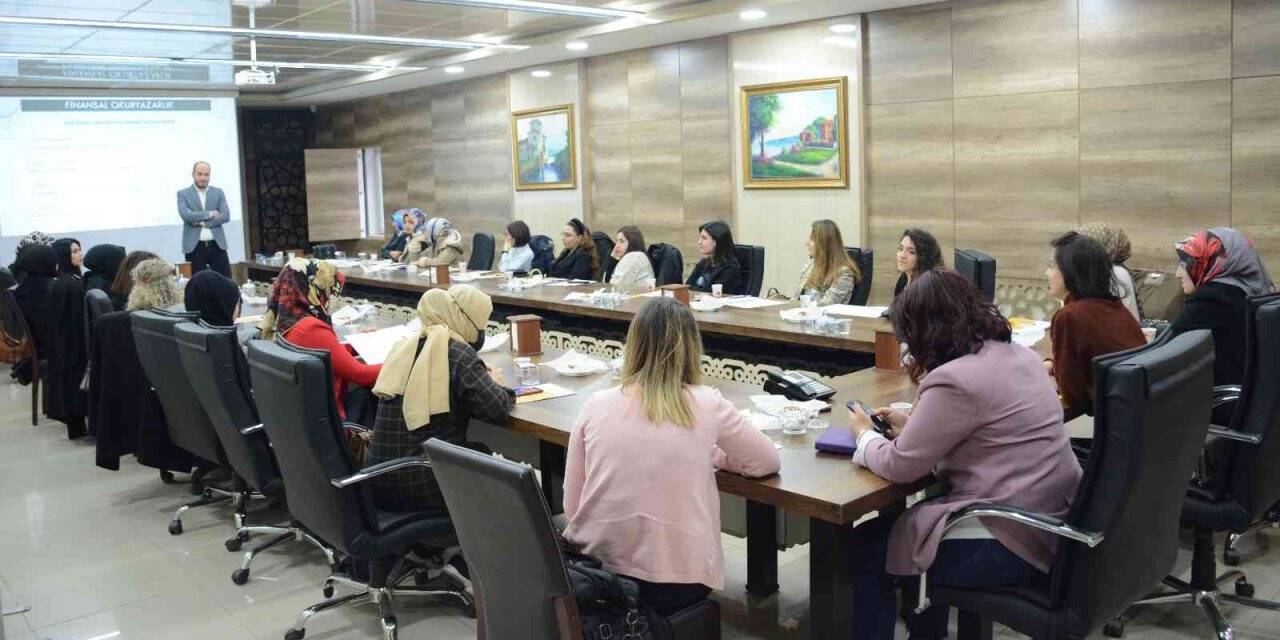 Tatvan’da “Finansal Okur- Yazarlık ve Bütçe Yönetimi” eğitimi