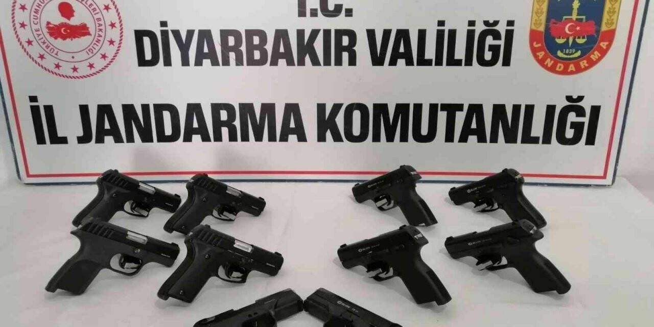 Diyarbakır’da 10 adet ruhsatsız tabanca ele geçirildi