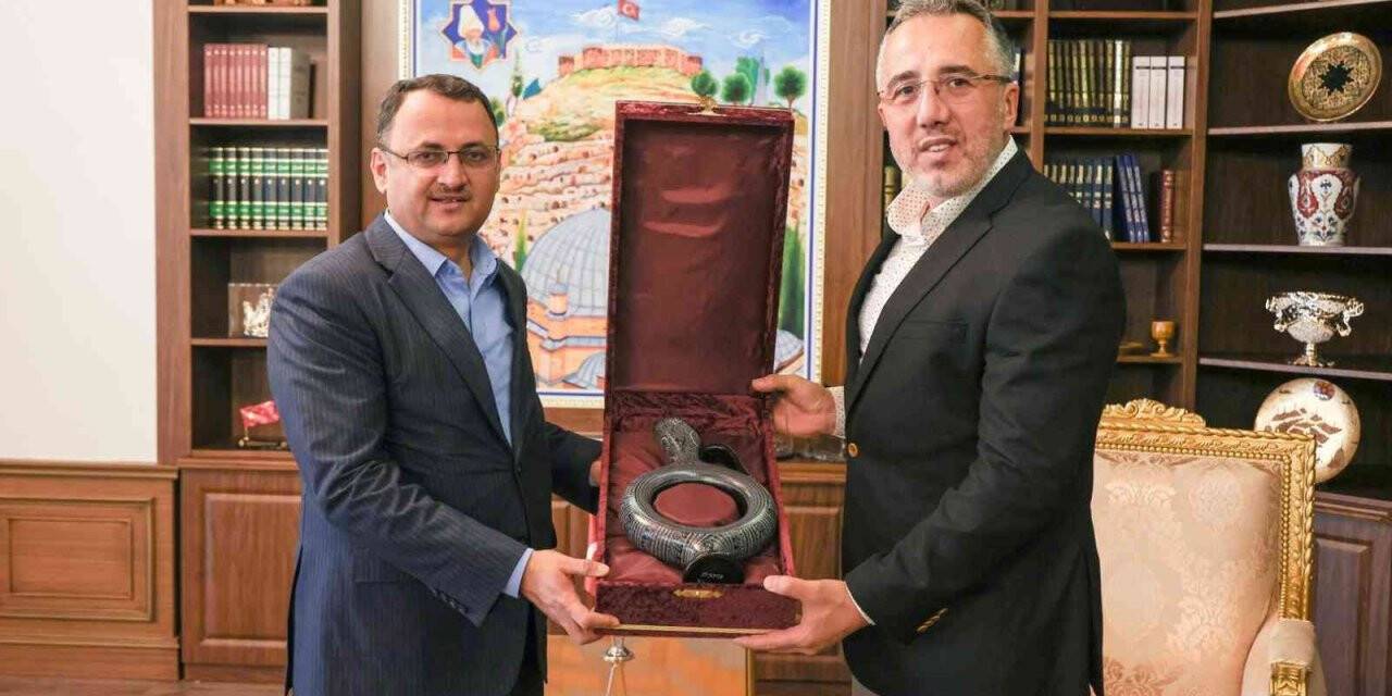 Kaçar Nevşehir Belediyesini ziyaret etti