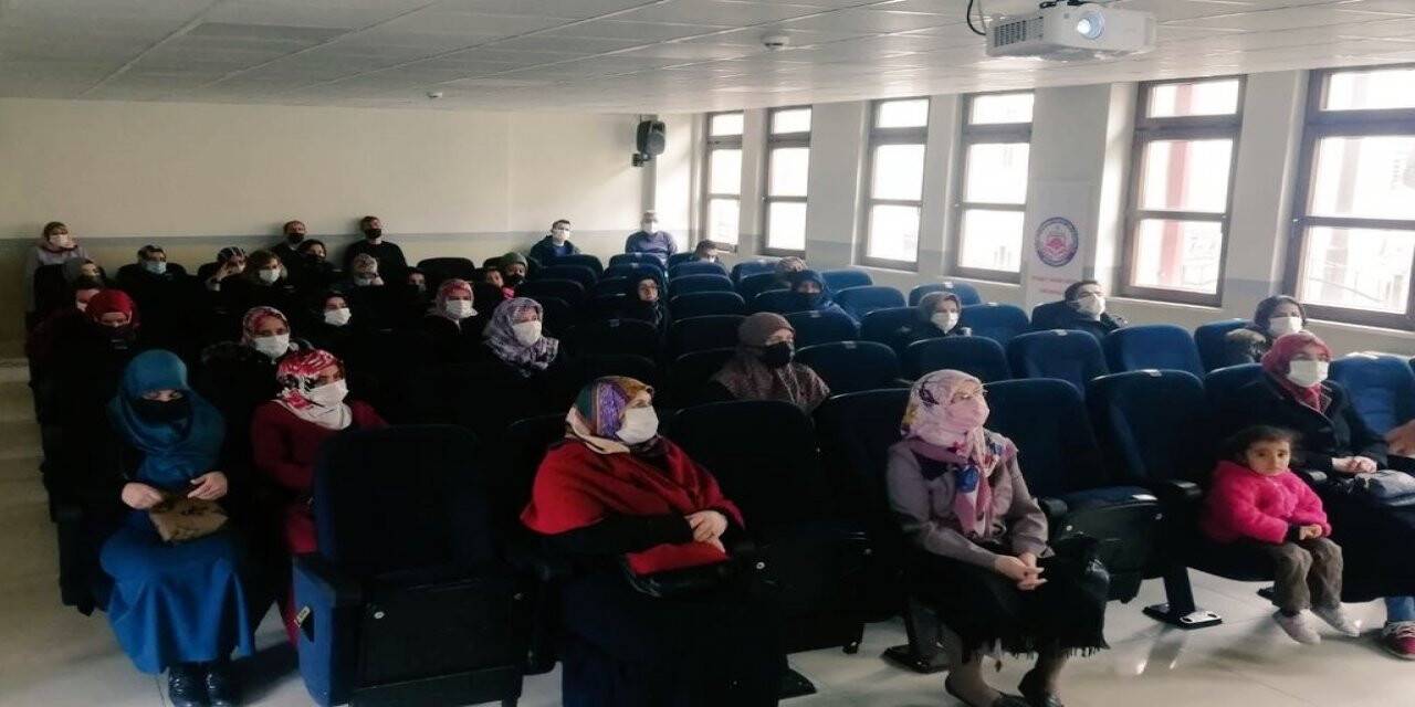 “En İyi Narkotik Polisi Anne” projesinde annelerin eğitimleri sürüyor