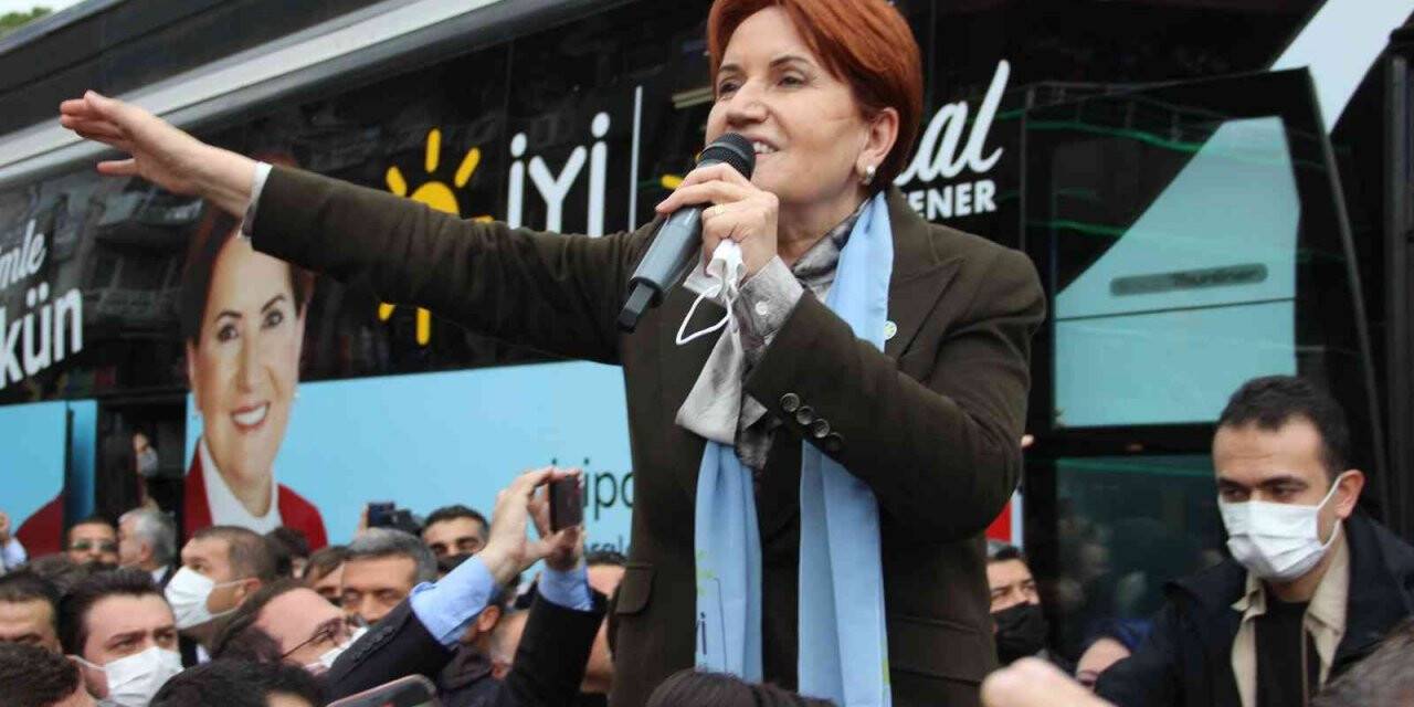 İYİ Parti Genel Başkanı Akşener Manisa’da esnaf ziyareti yaptı