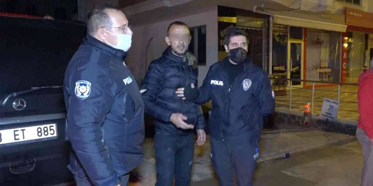 Alkollü sürücü önce küfürler yağdırdı, üzeri aranınca “Ama ayıp ediyorsun” dedi