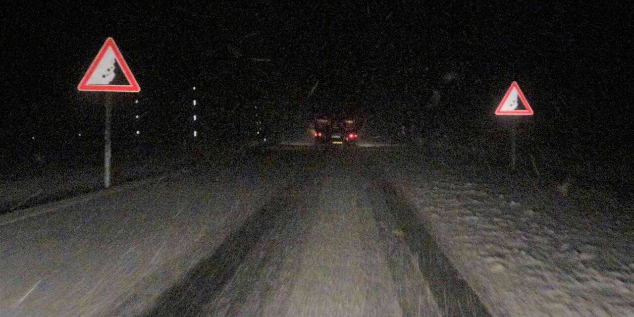 Bingöl-Elazığ karayolunda kar, sağanak ve sis  etkili oldu, sürücüler zor anlar yaşadı