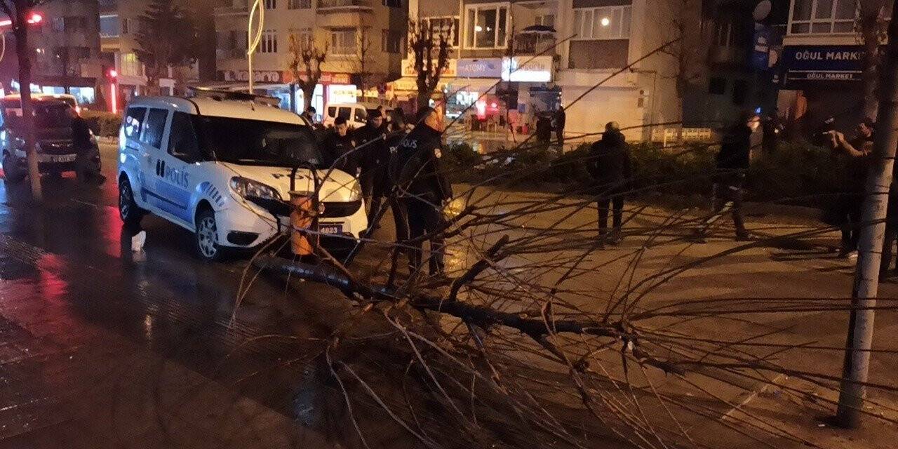 Kavga ihbarına giden polis otoları kaza yaptı: 2 yaralı