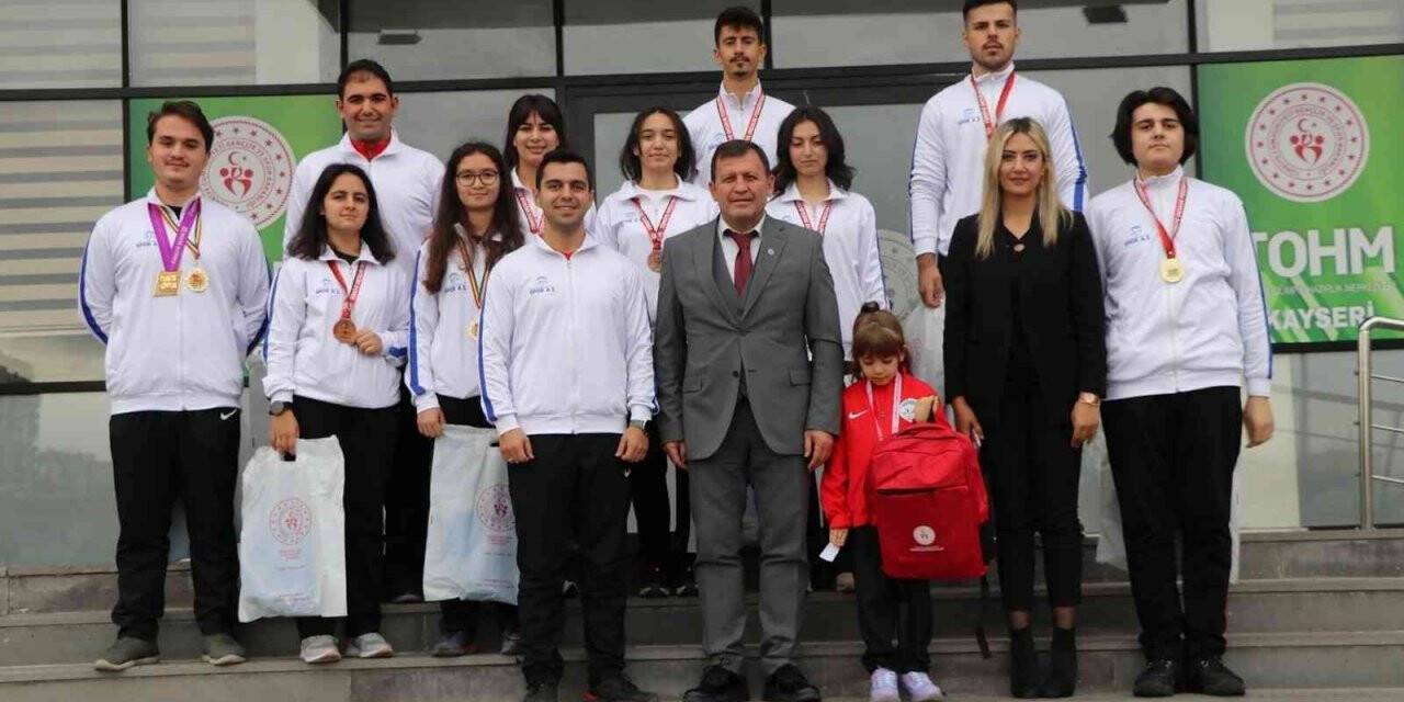 Şampiyonlardan Ali İhsan Kabakcı’ya ziyaret