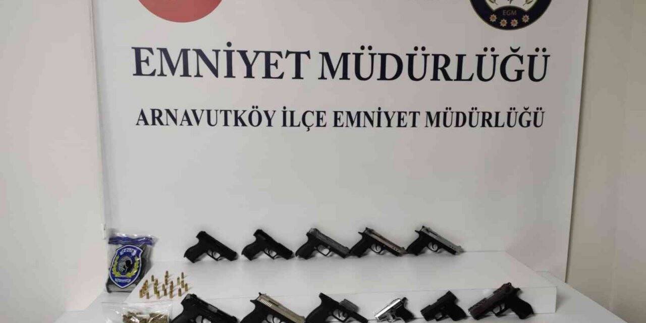 Arnavutköy’de silah ve uyuşturucu tacirlerine operasyon: 7 gözaltı