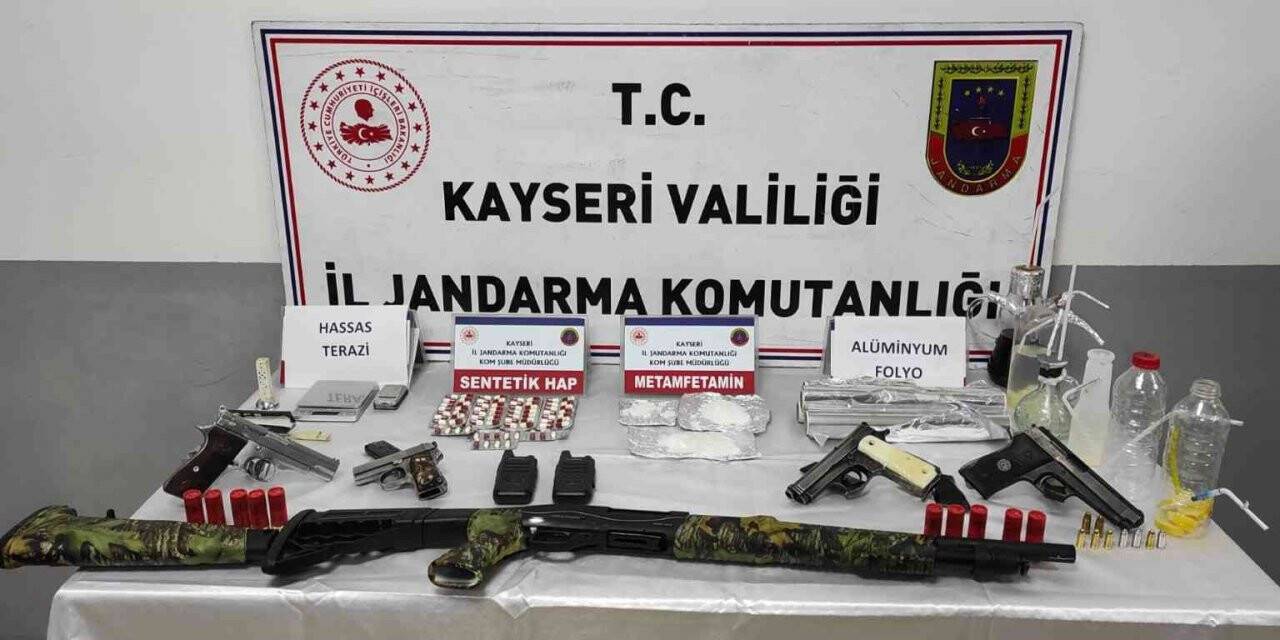 Evden cephane çıktı