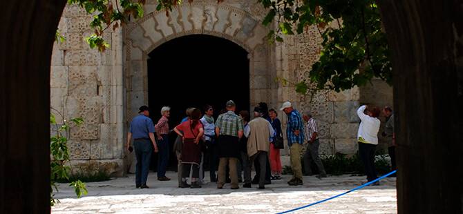 SULTANHANI'NA BÜYÜK İLGİ