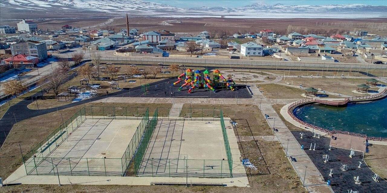 İran sınırındaki ilçede atıl park Millet Bahçesi'ne dönüştürüldü