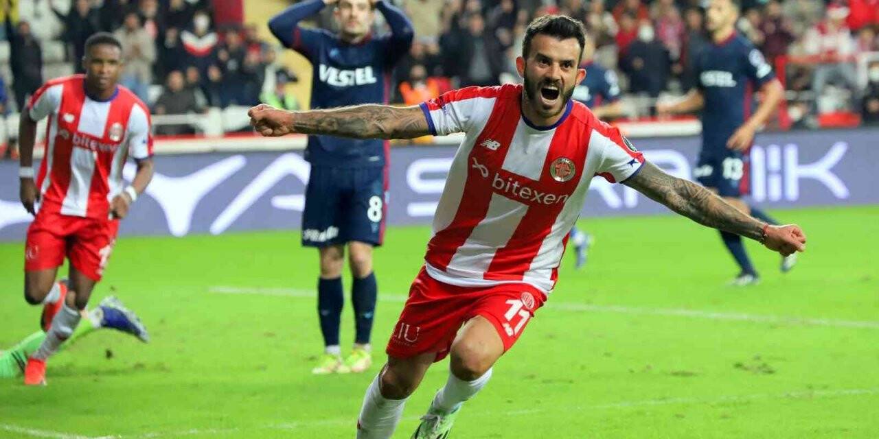 Trabzonspor'un 27 maçlık yenilmezlik serisine Antalyaspor son verdi
