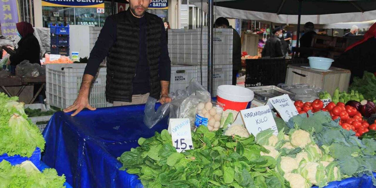 Samsun’da pazarın en ucuzu soğan, en pahalısı ıspanak