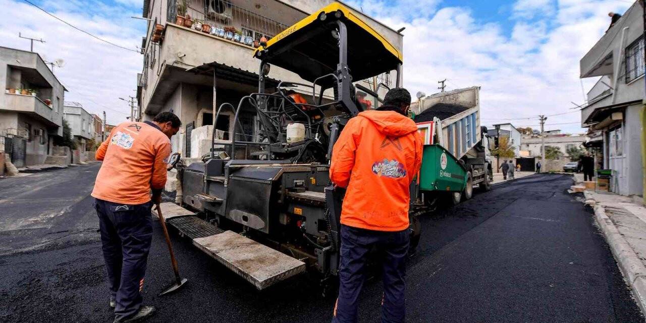 Mersin’de asfalt çalışmaları sürüyor