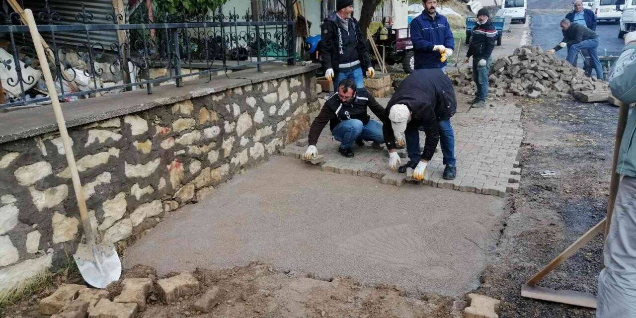 Arapgir’de kilit taş ve altyapı çalışmaları hızlandı