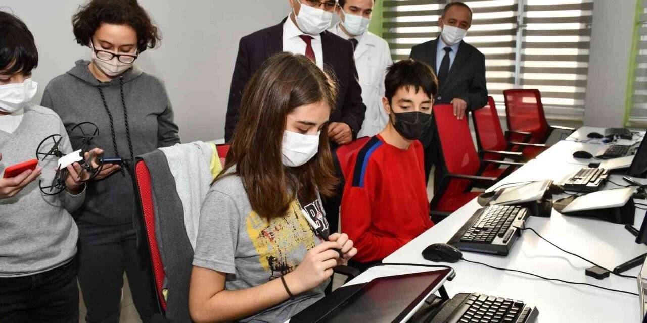 Vali Gürel özel yetenekli öğrencilerle bir araya geldi