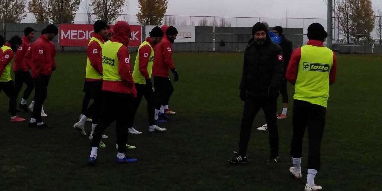 Elazığspor iki eksikle çalıştı