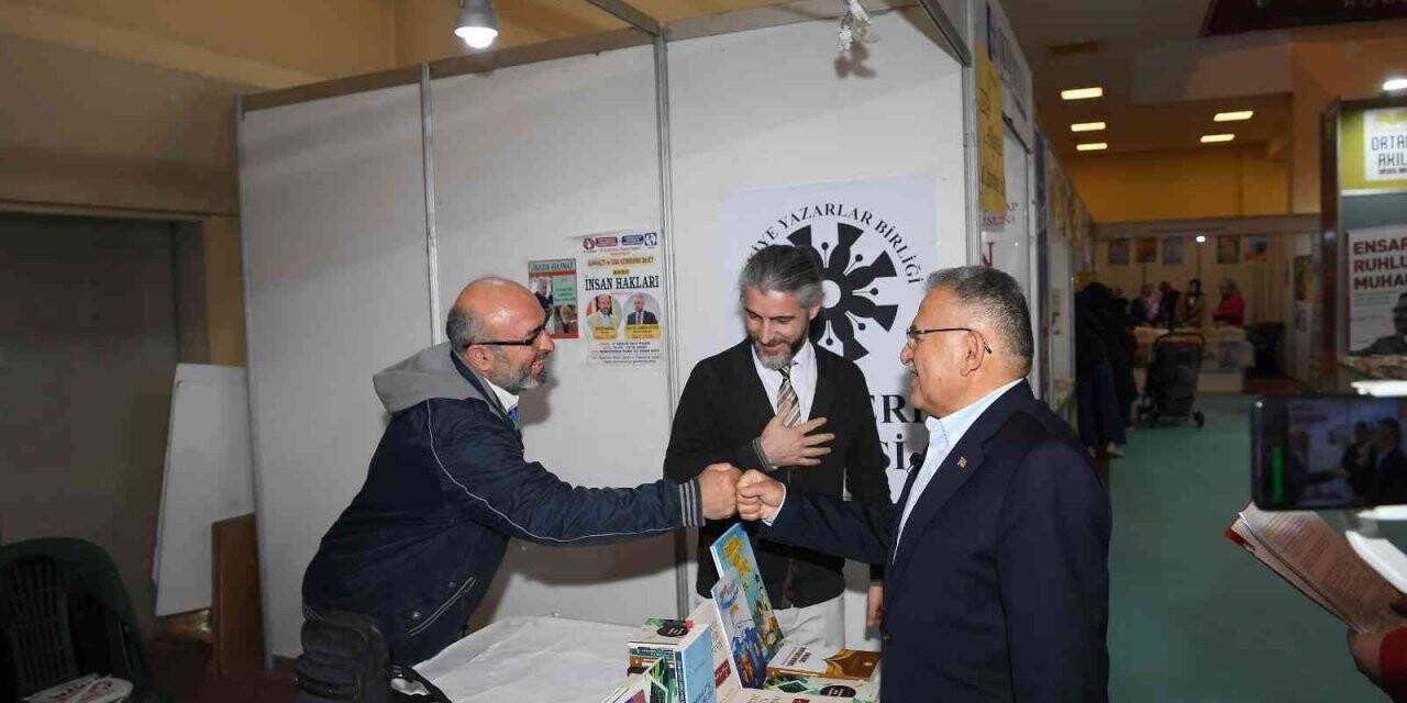 Başkan Büyükkılıç kitapseverlerle buluştu