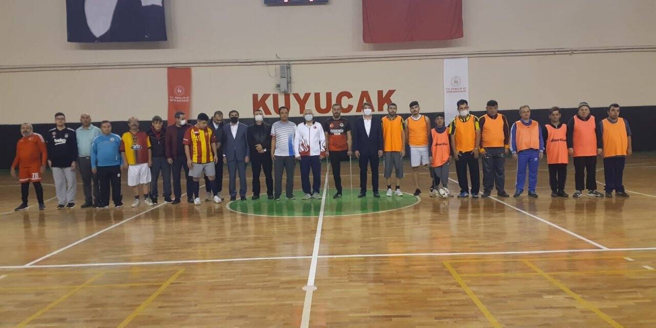 Kuyucak’ta futsal maçında dostluk kazandı