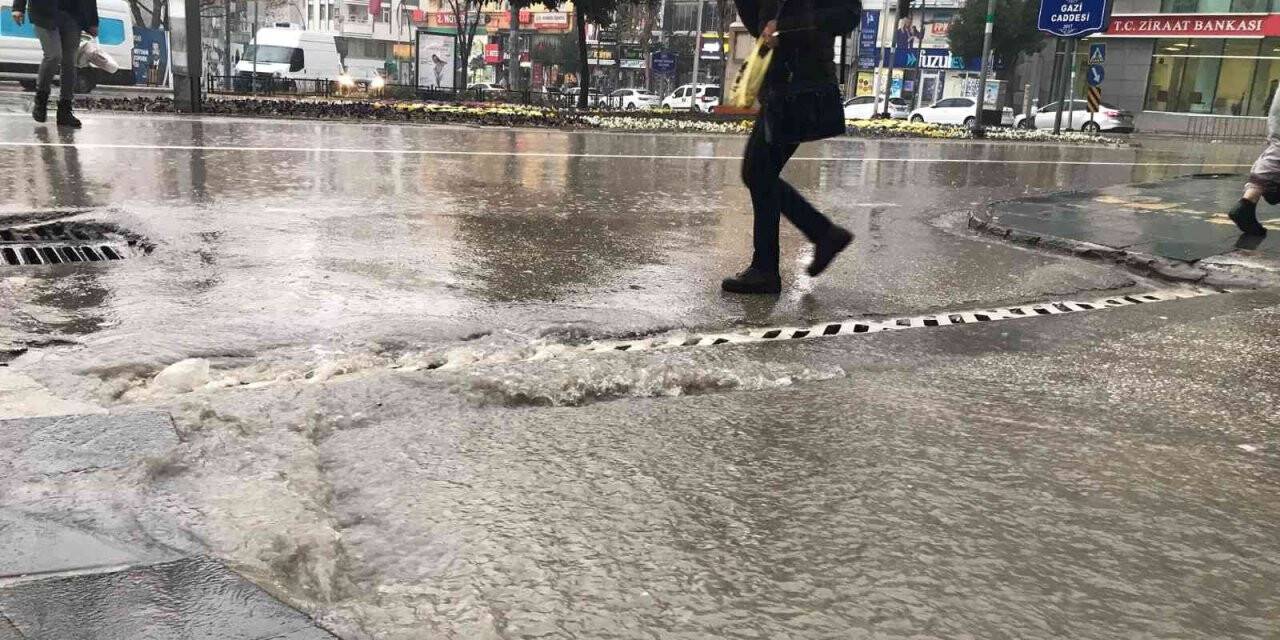 Elazığ’da sağanak yağış etkili oldu