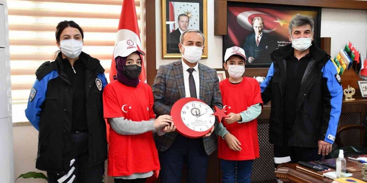 Öğrencilerden İl Milli Eğitim Müdürü Akbaş’a ziyaret