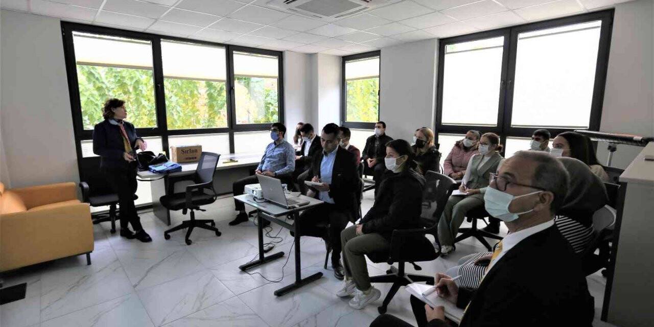 Otizm Yaşam Merkezi’nin tüm personeli eğitimden geçti