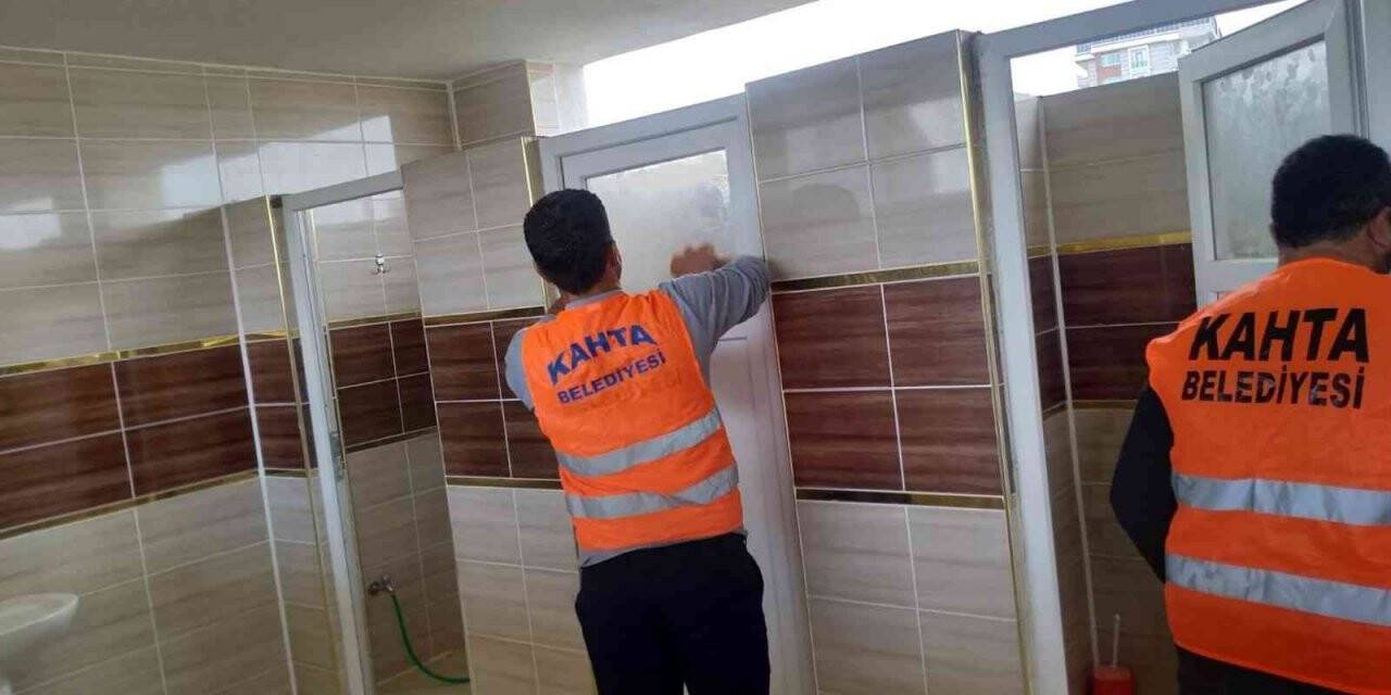 Kahta Belediyesi’nden camilere hijyen desteği