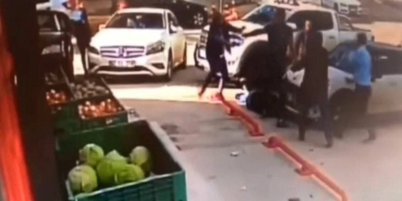 Cadde üzerinde baba oğula dehşeti yaşatan şüpheli adliyeye sevk edildi