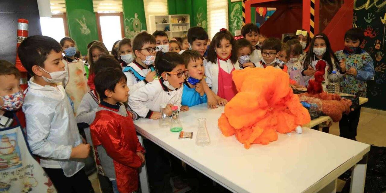 Uşaklı çocuklar Robotik Kodlama ve Zeka Yapım Atölyesi’nde gelişim gösteriyor