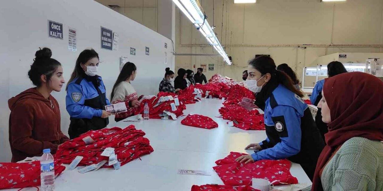 Polis tekstil çalışanlarına KADES’i tanıttı